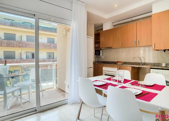 Centrico En S'agaro Con Balcon Y Estacionamiento - Es-298-28 *