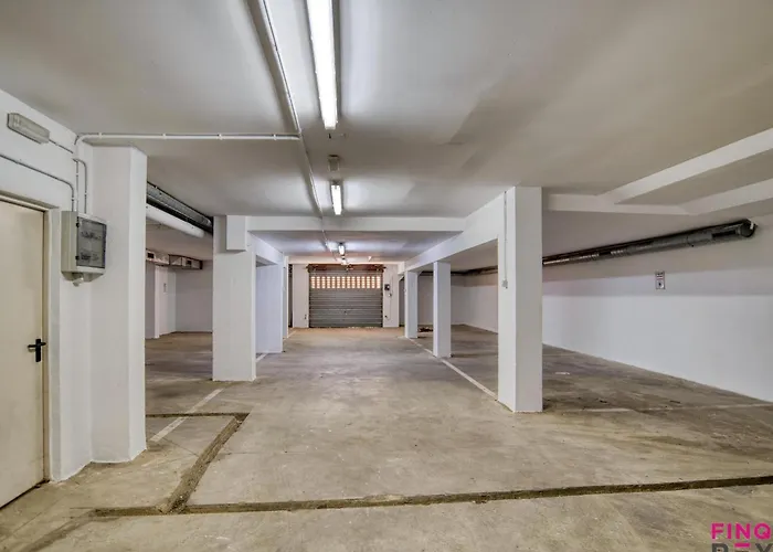 Centrico En S'agaro Con Balcon Y Estacionamiento - Es-298-28