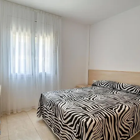 Centrico En S'agaro Con Balcon Y Estacionamiento - Es-298-28 דירה