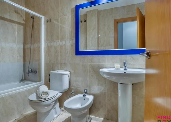 Centrico En S'agaro Con Balcon Y Estacionamiento - Es-298-28